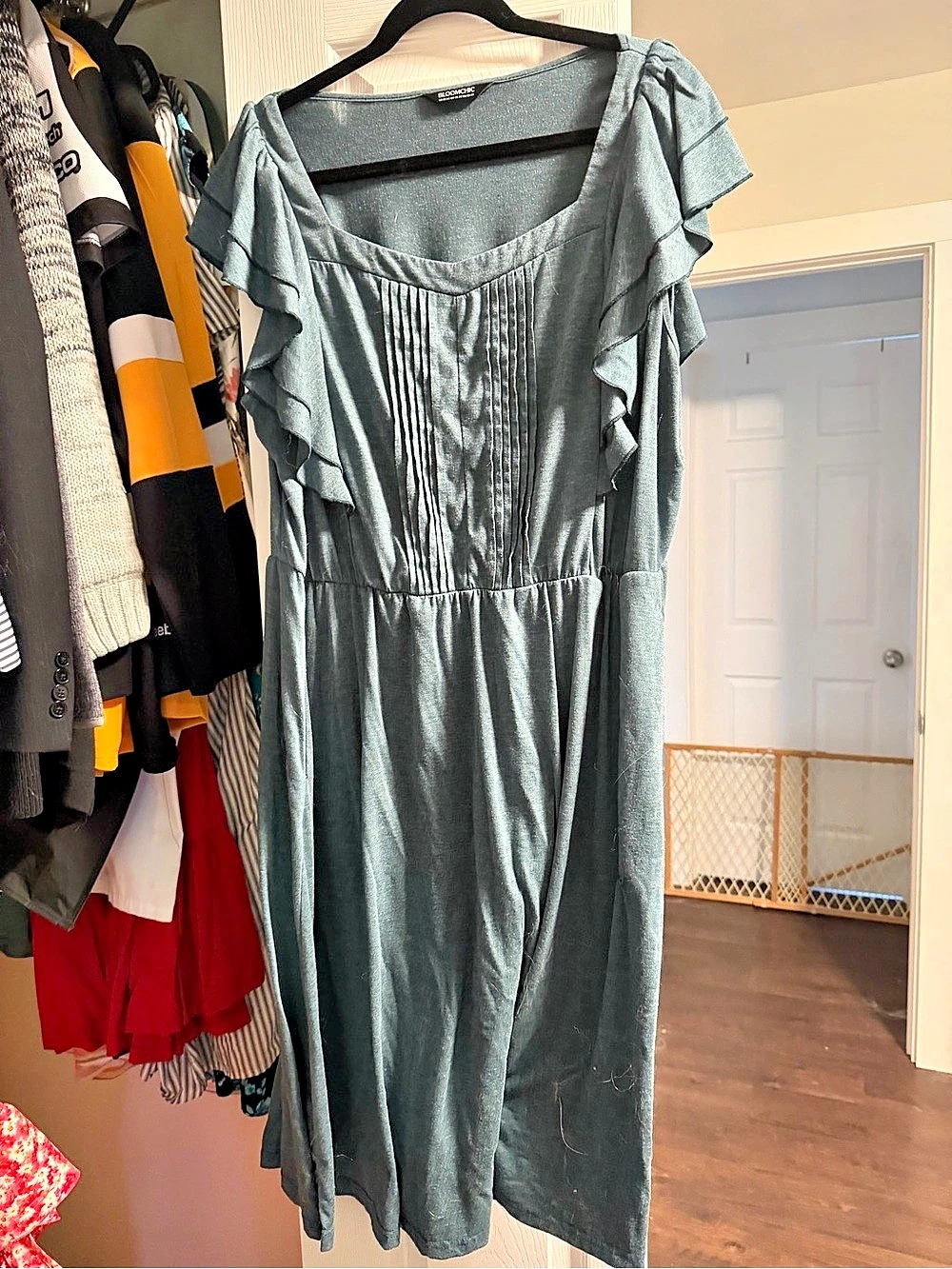 BLOOMCHIC Midi Dress in Green Size 22-24 Like New